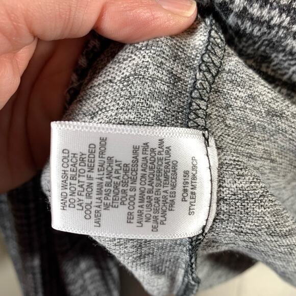 BOBEAU drop sleeves V-back black white plaid hounds tooth small pullover top - Picture 7 of 9